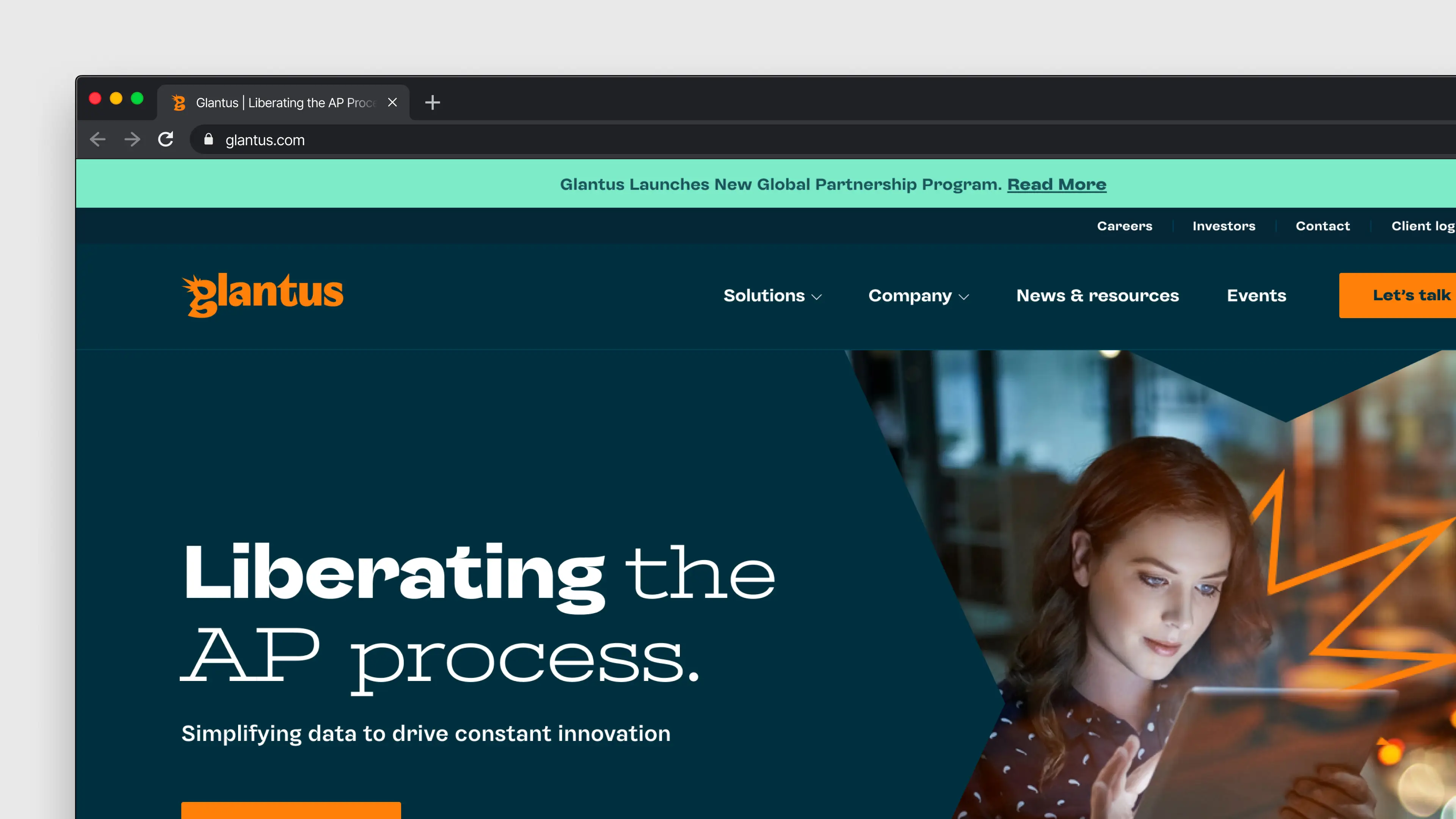 A superfast global website with Zoho and Hubspot integrations